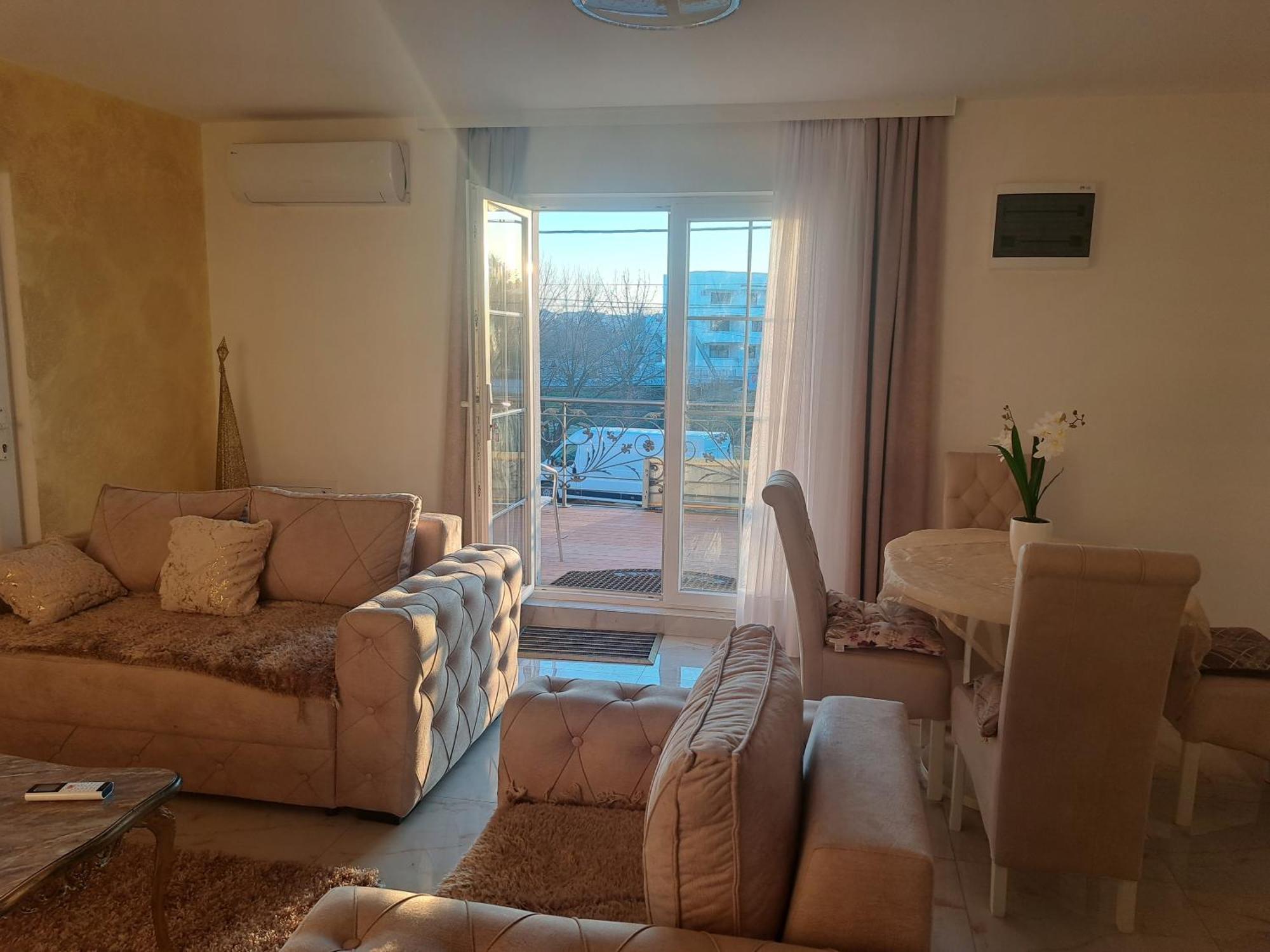 Dina Lux Apartman Jagodina Luaran gambar